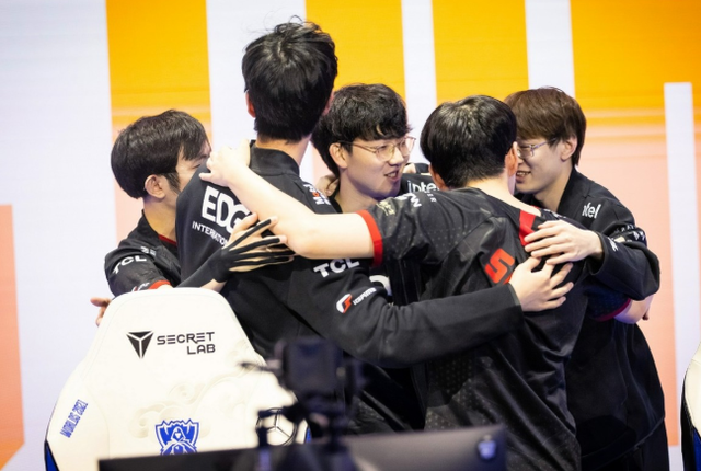 美媒评现役得分后卫排名：火箭铁闸登第七，湖人里夫斯跻身前十